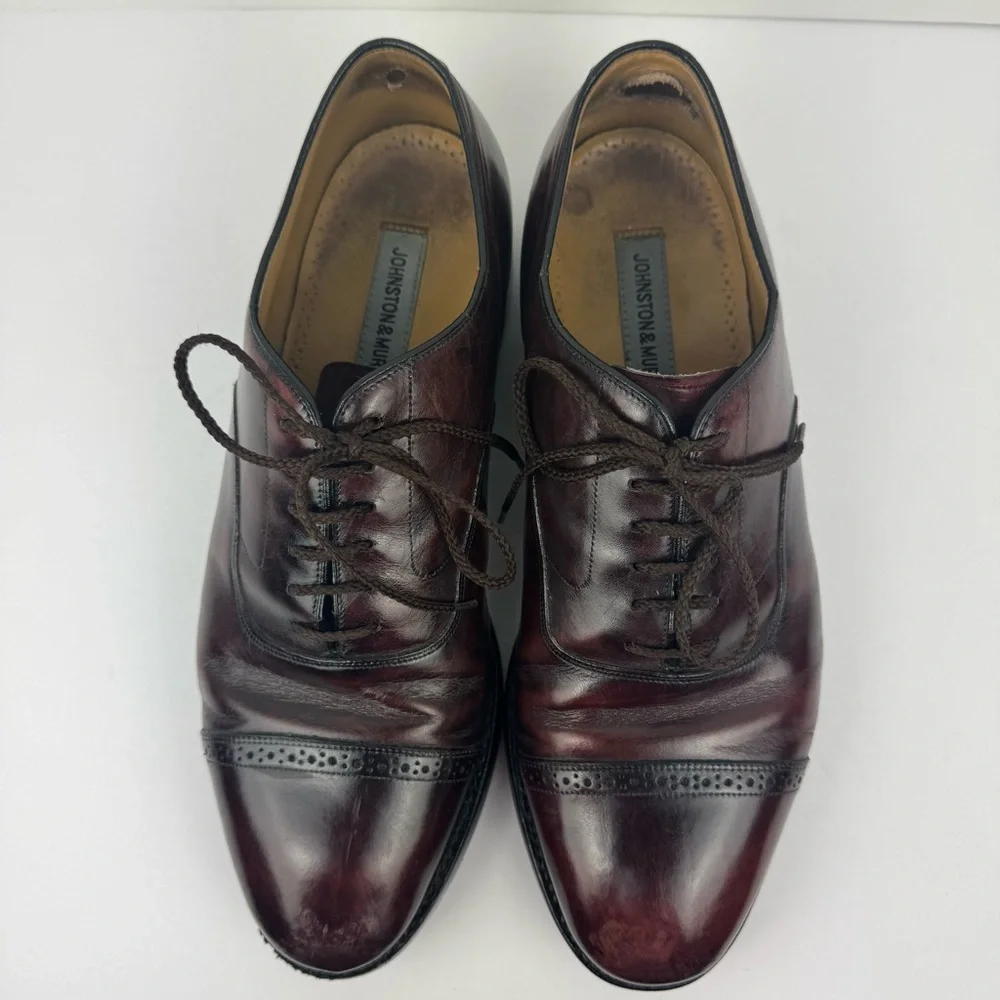Johnston & Murphy Aldrich II cap-toe oxford dress shoe. Burgundy leather size 10